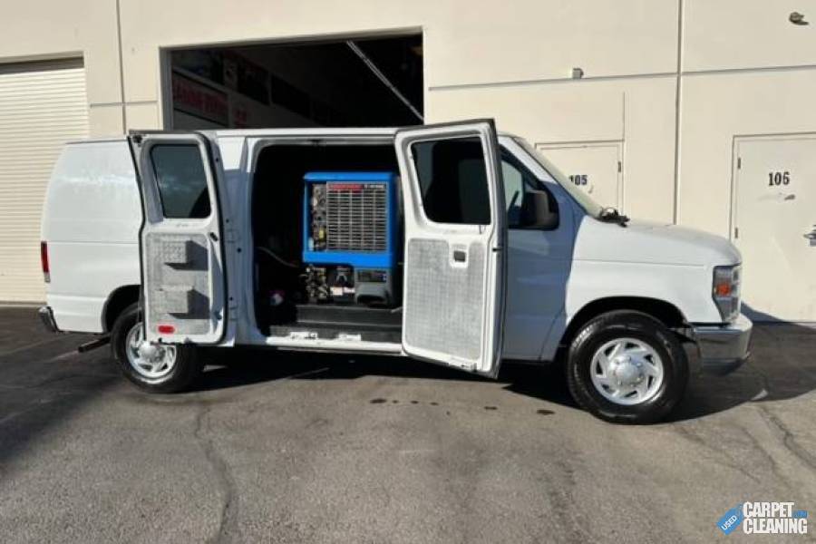 2011 Ford E250 CLEAN TITLE w/ Prochem Everest 650! Insulated pkg