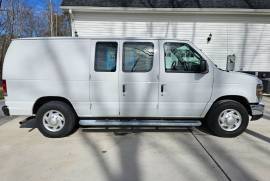 2013 Ford E250 with Sapphire 460 Truckmount