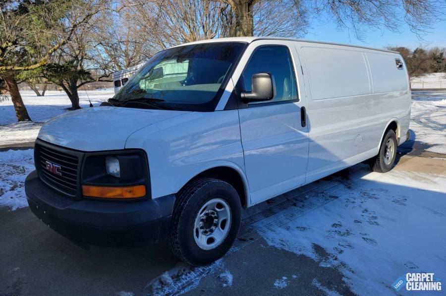 2008 GMC 2500 Savanna extended van with prochem legend