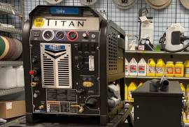Hydramaster Titan 425 like New w/100 gal waste tank, belly tank