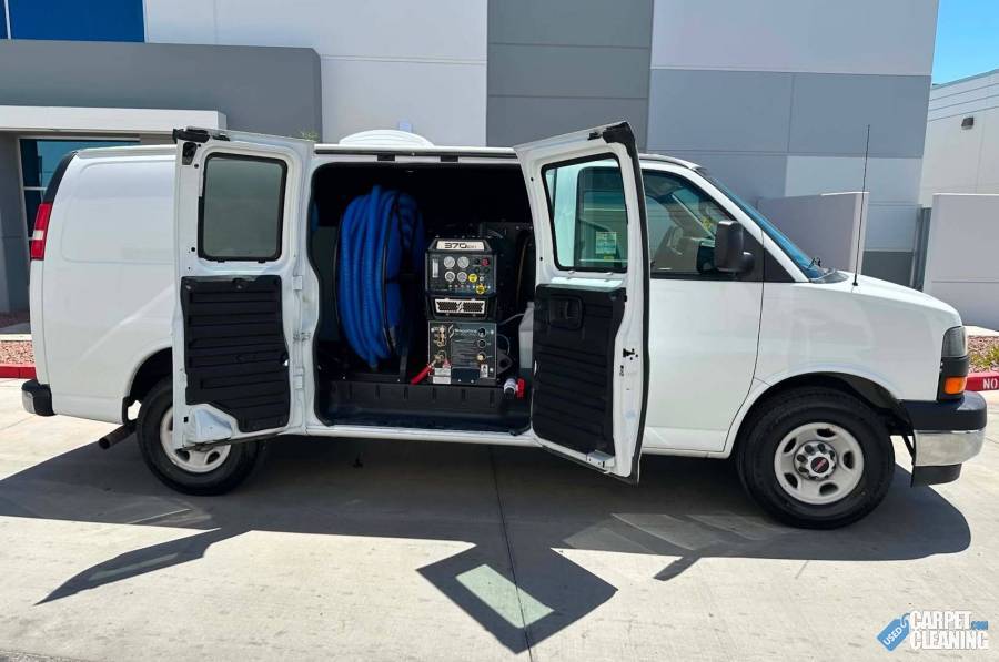 Dream Van! 2017 GMC 2500 Fully loaded with brand new 370 EFI 