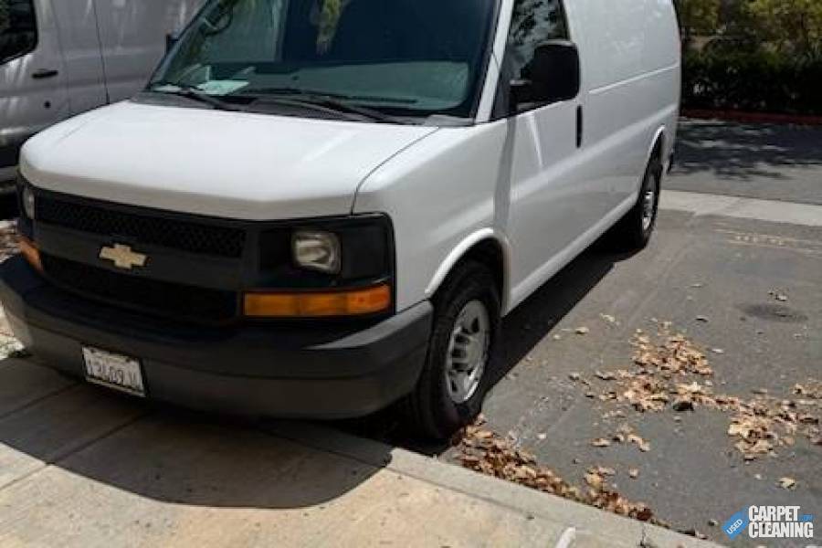 Very low miles on pristine van, only 10 hours on Titan 325