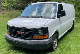 2009 GMC Savana w/ Prochem Truckmount