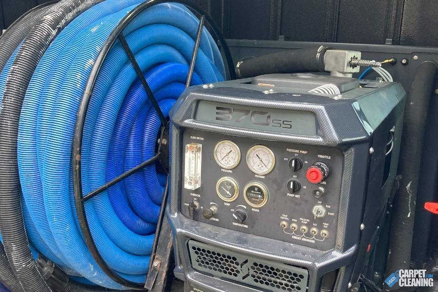 Ss 370 truck mount - 300 hrs - with waste tank fresh Tank & m